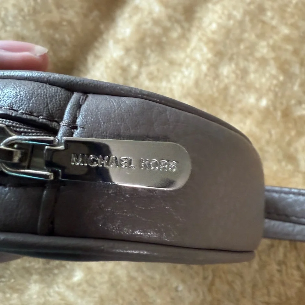 Michael Kors Taupe Leather Coin purse/Wristlet - Picture 4 of 4